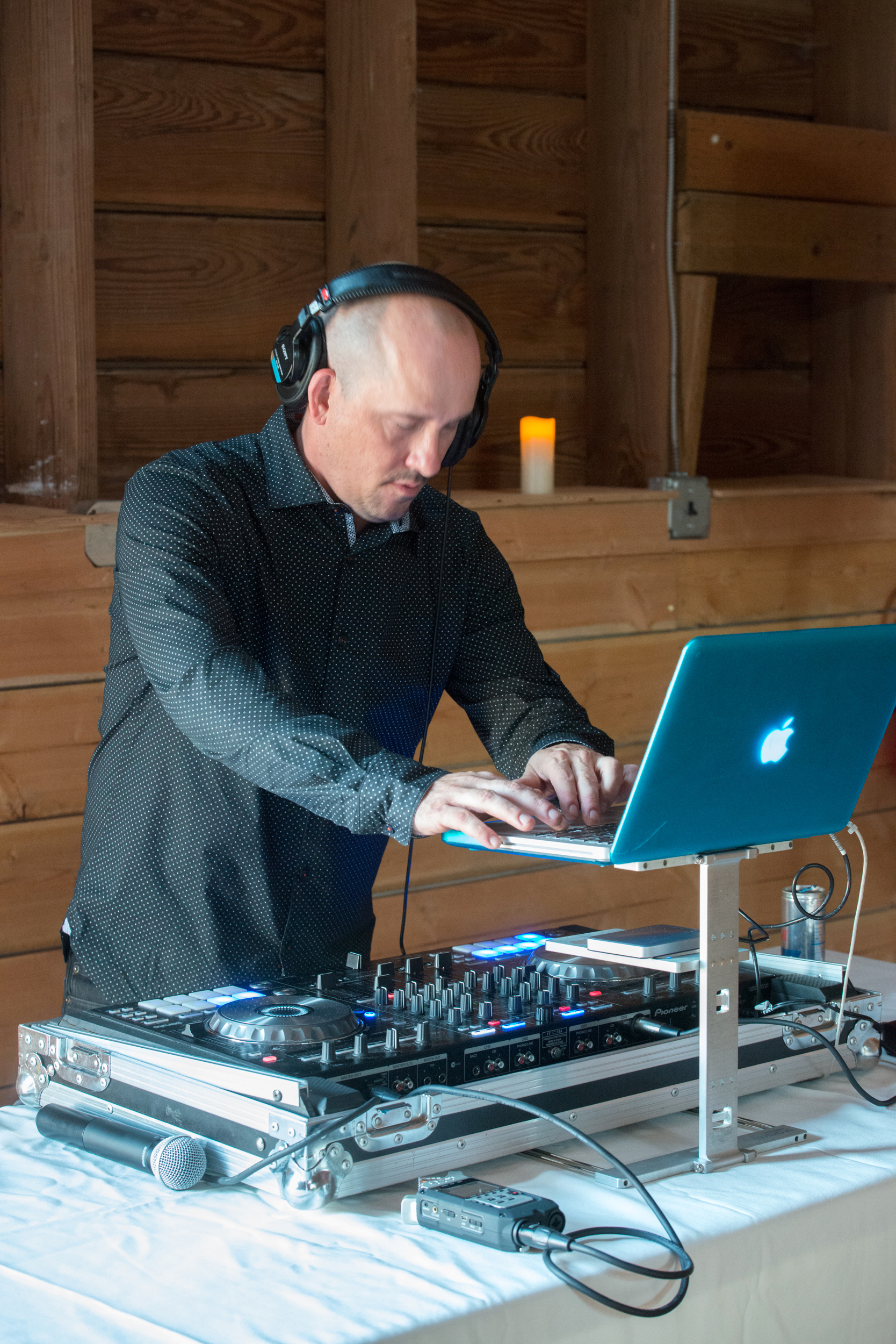 Hire musicians or DJ for your special event at the Barn at Holly Farm